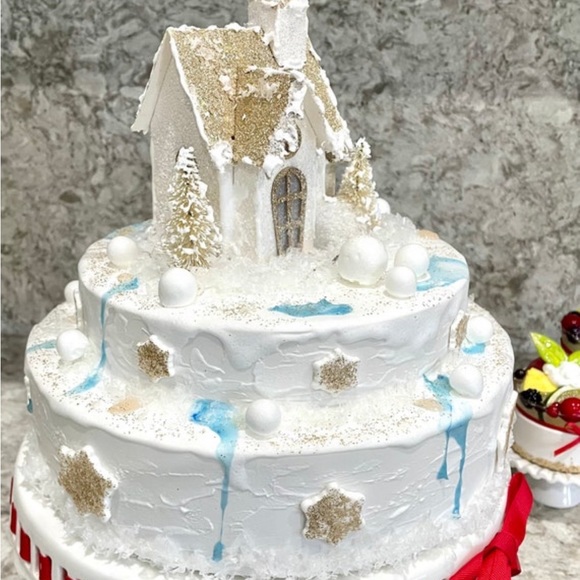 Handcrafted Christmas Chalet Light up Display Cake. Cake stand not included. - Picture 2 of 8